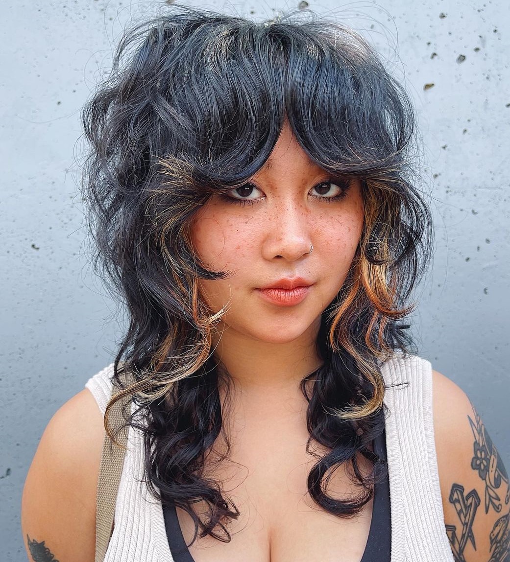 30 Wolf Cut Curly Hair Ideas to Let Your Curls Stand Out