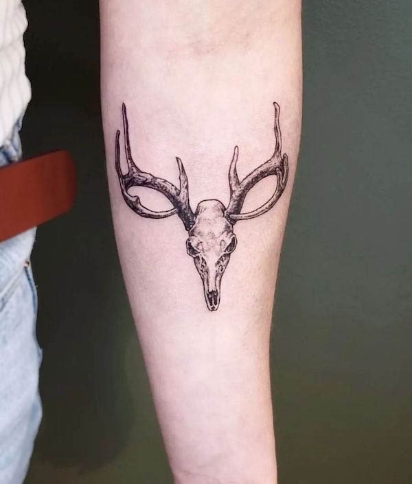 79 Majestic Deer Tattoos With Meaning